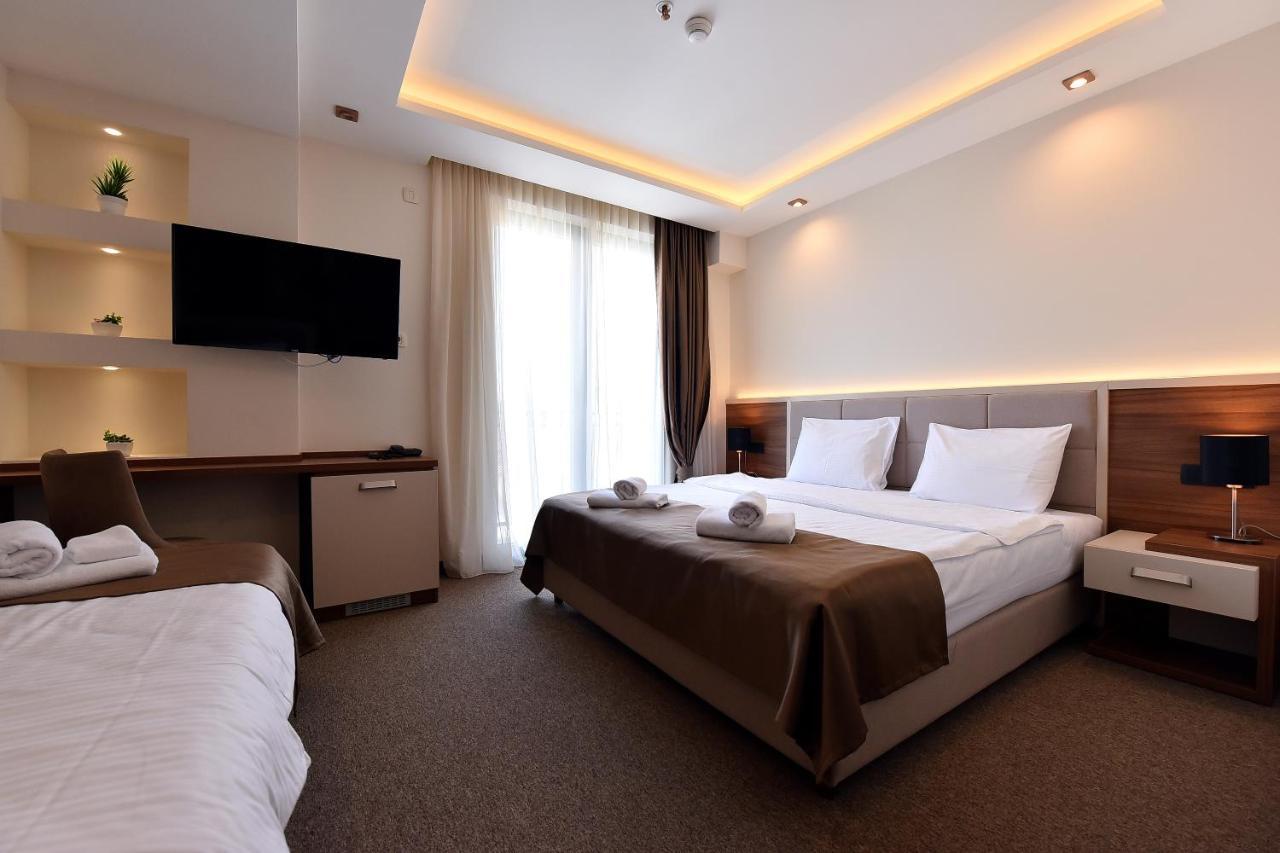Standard Queen Room