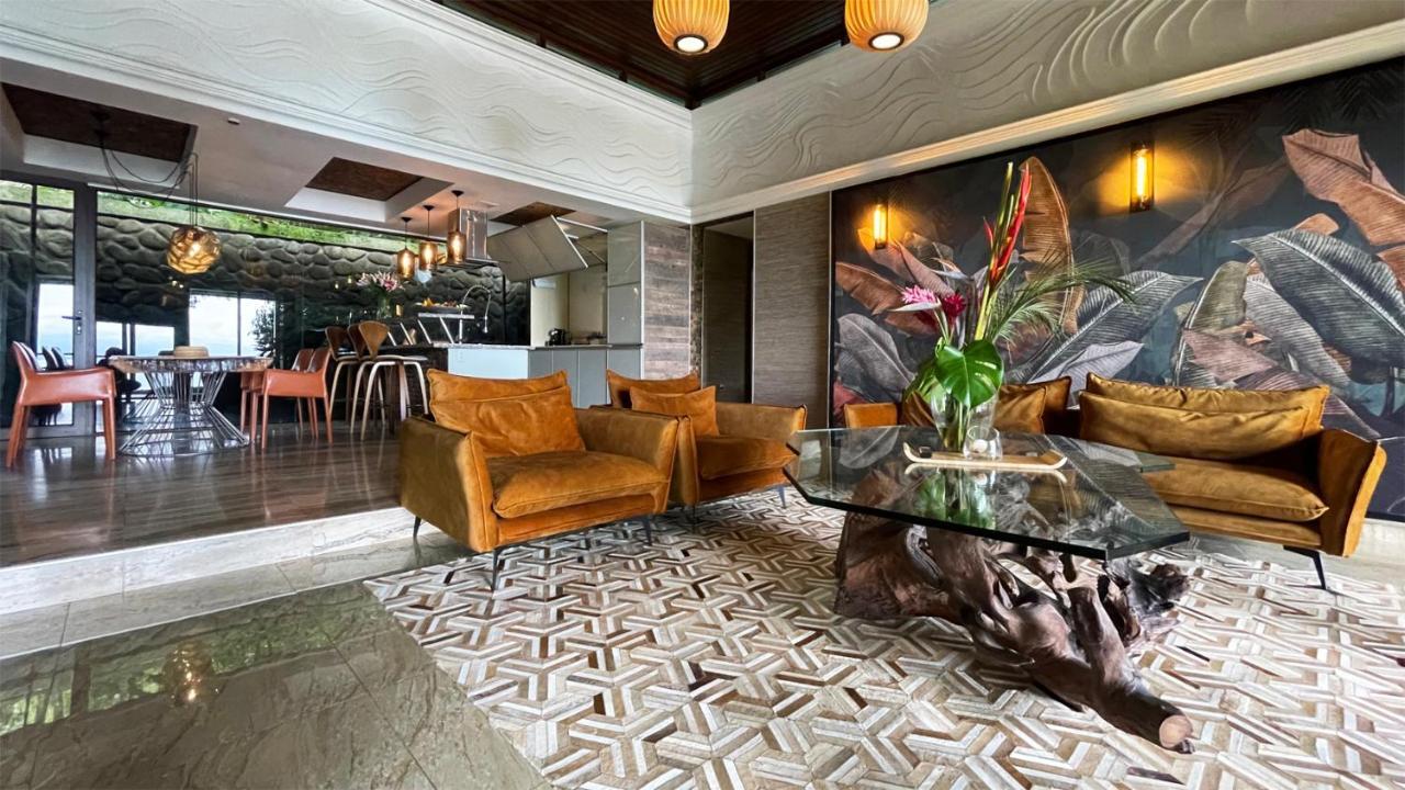 Luxury Villa,1161820662:JPEG