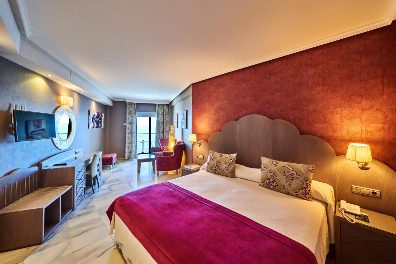 Suite Junior con vistas al mar y balcón
