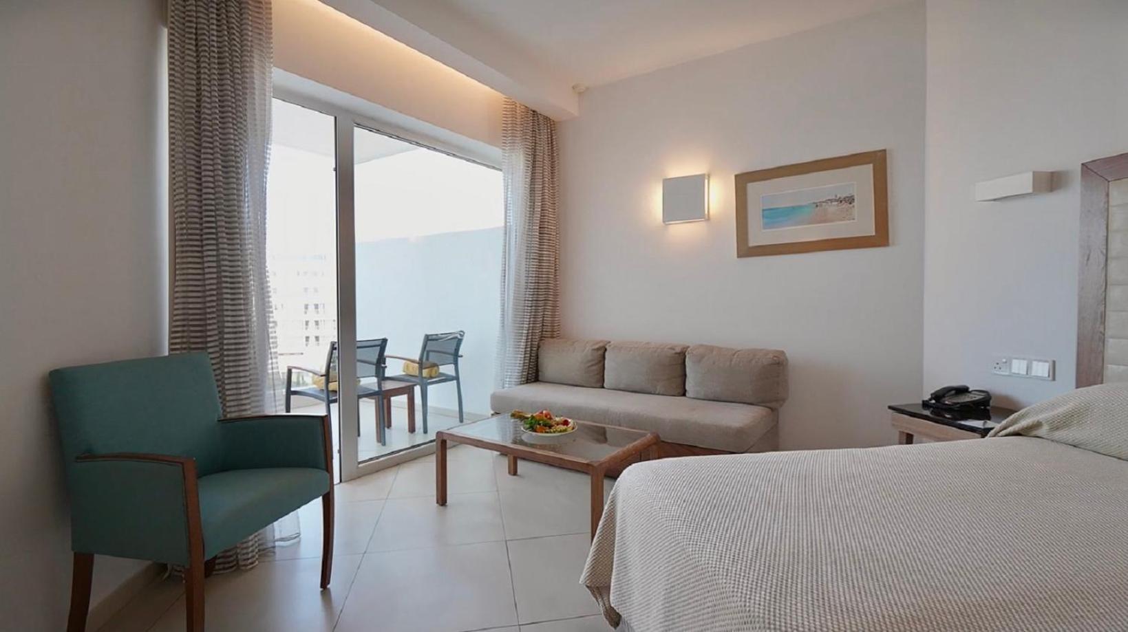 Deluxe Double or Twin Room Inland View