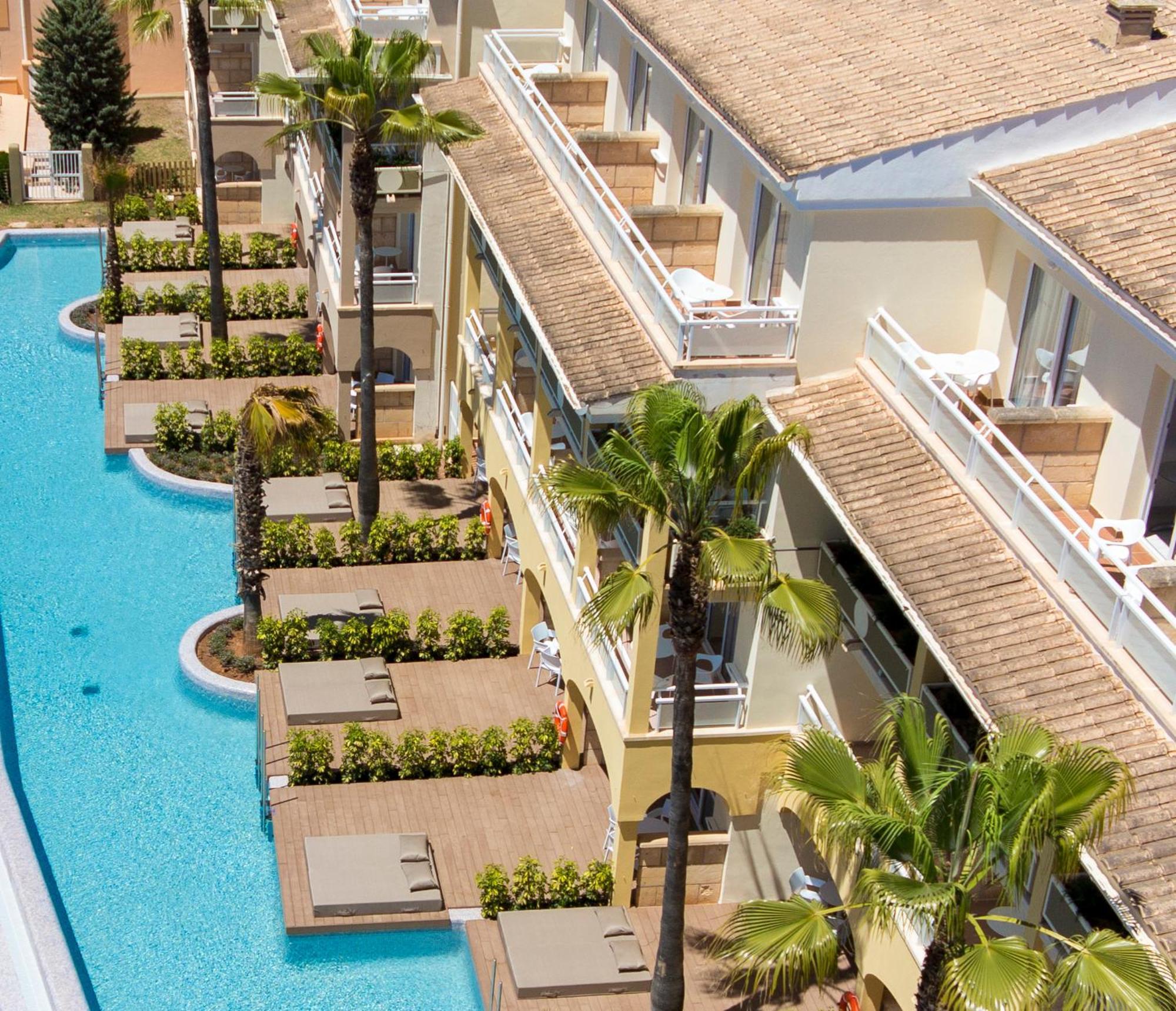 Suite Familiar Superior con acceso a la piscina