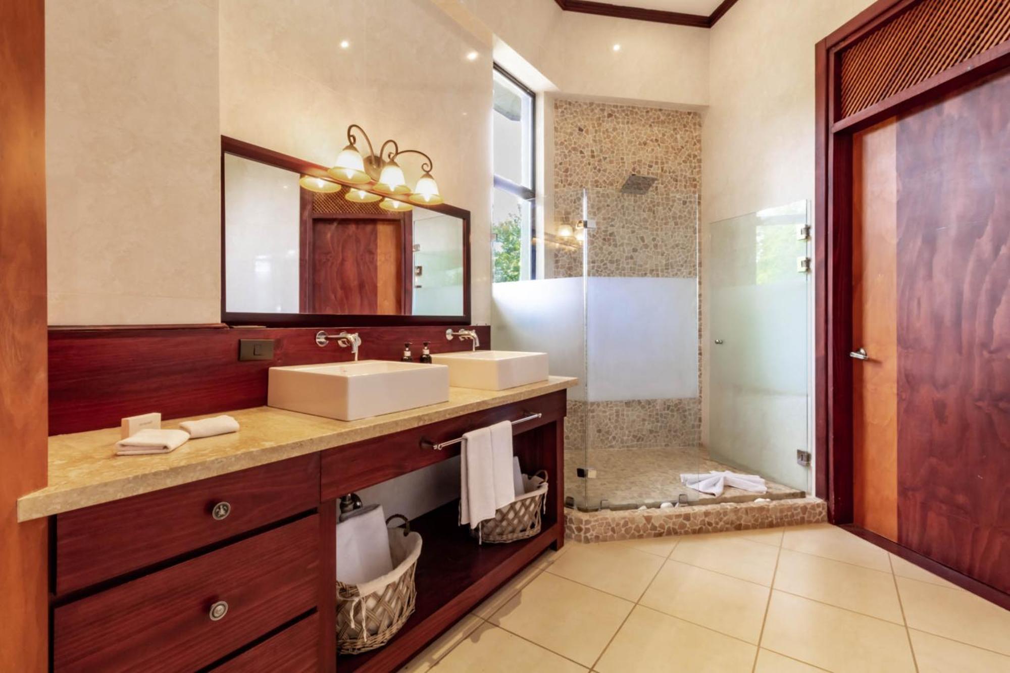 Nyuri Suite,1334420687:JPEG