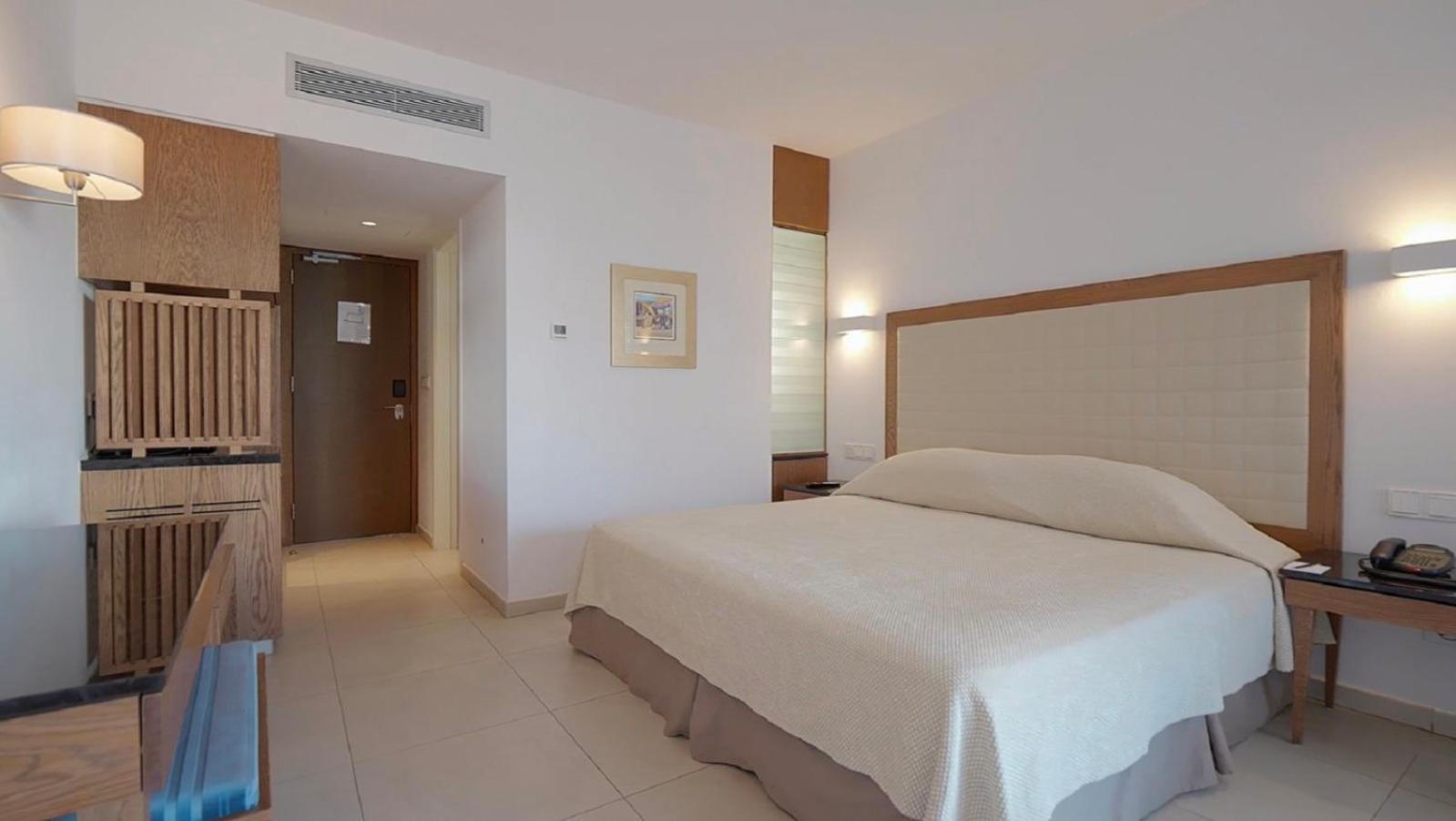 Junior Suite Sea View & Sharing Pool Adults Only
