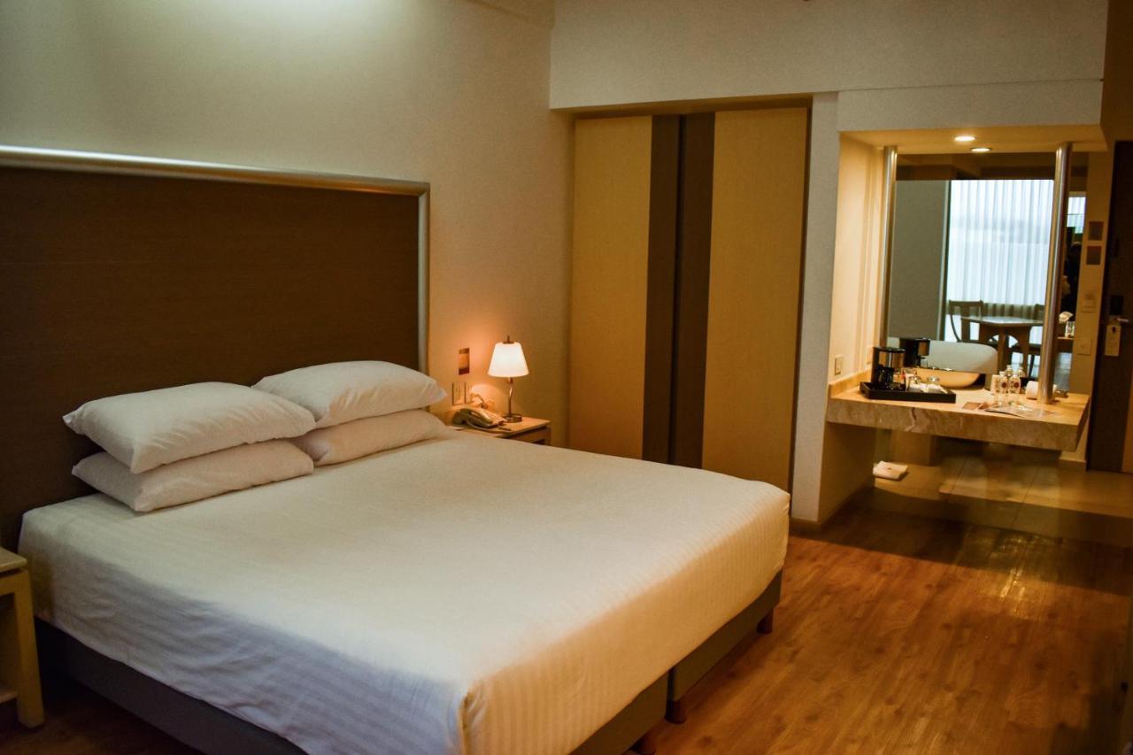 1 Kind Bed Suite Non-Smoking,1354783835:JPEG