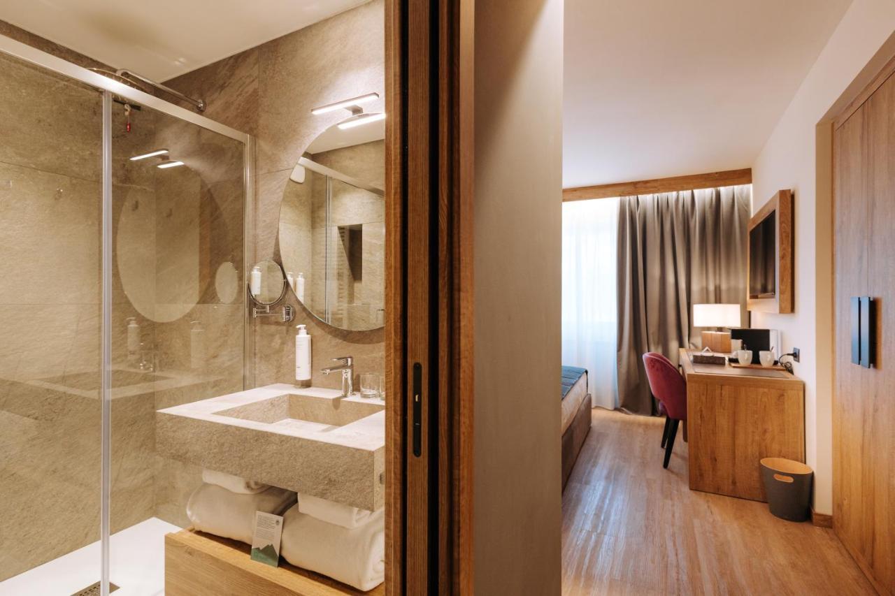 Double Room,1630023616:JPEG