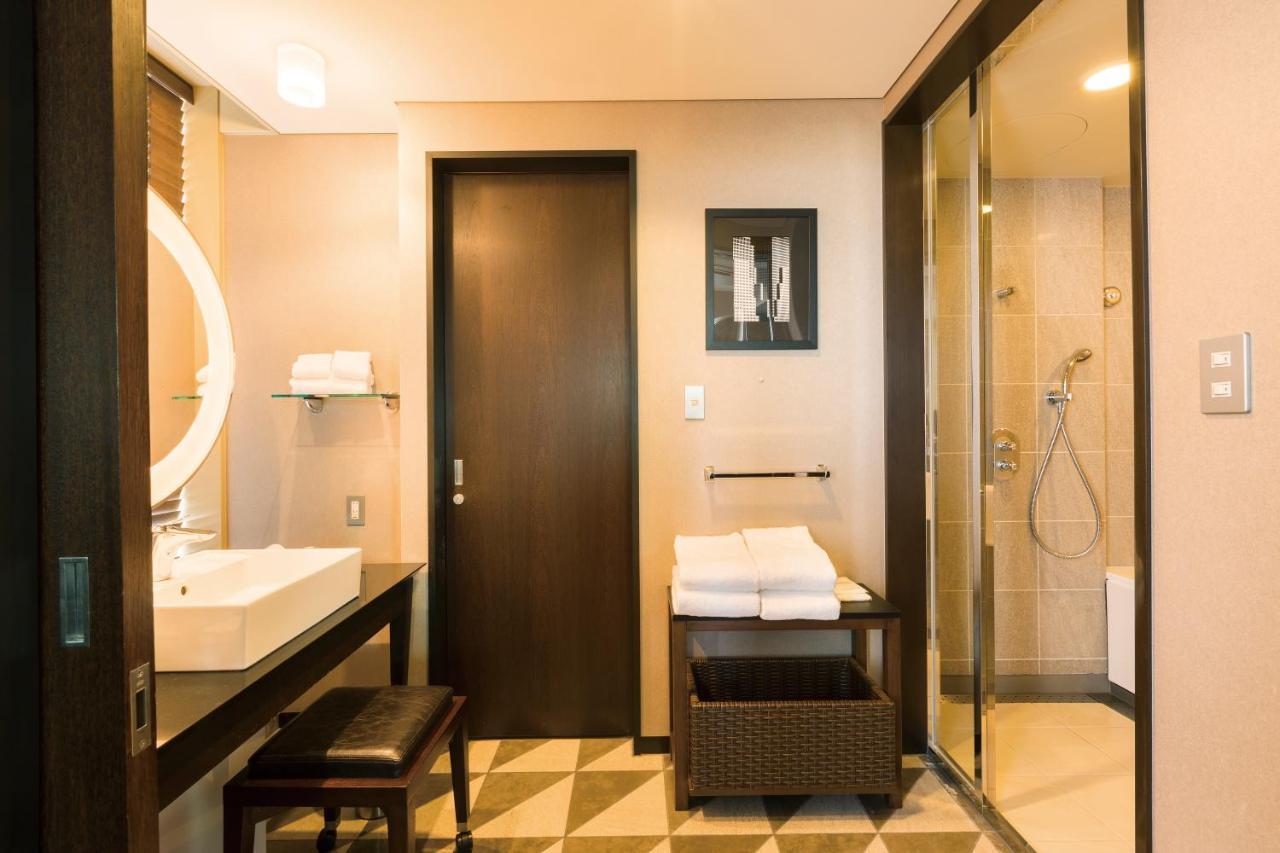 Suite Junior con acceso al salón - Cama extragrande - Planta premium