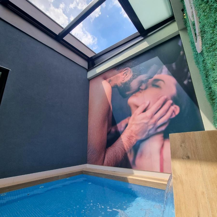 Suite with Private Pool,1466325605:JPEG