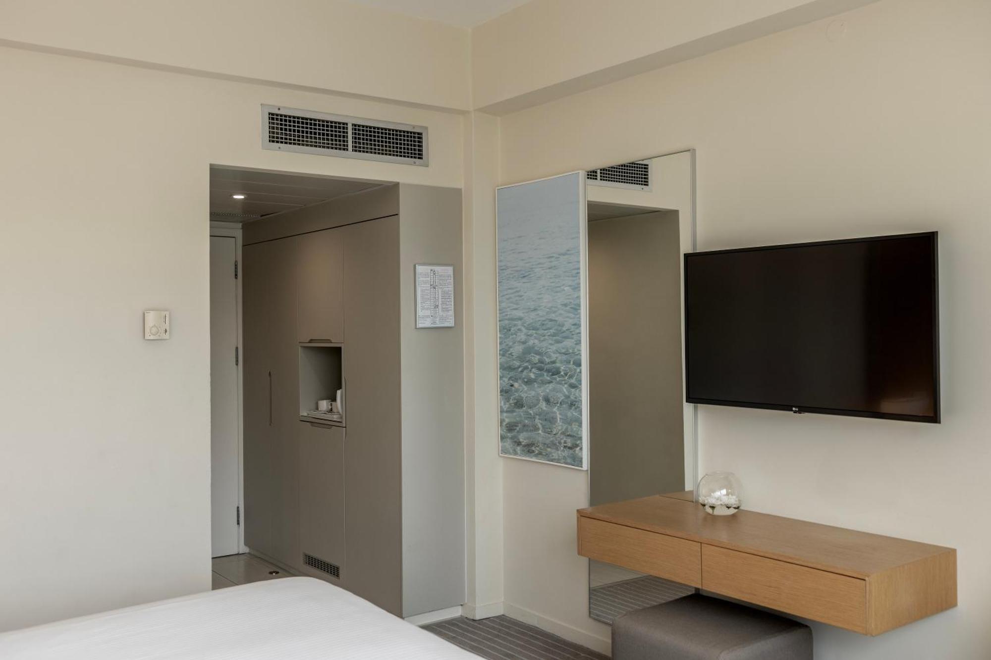 Double or Twin Room Inland View