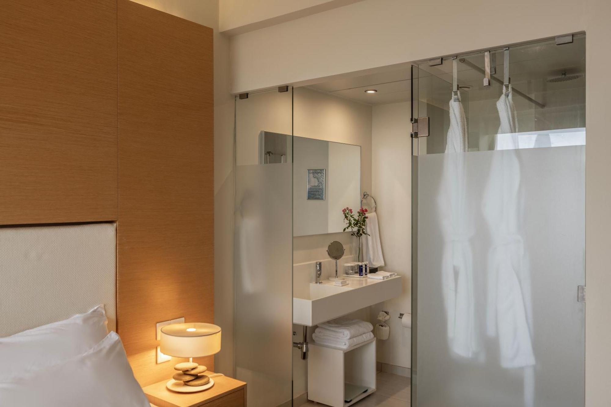 Double or Twin Room Sea View