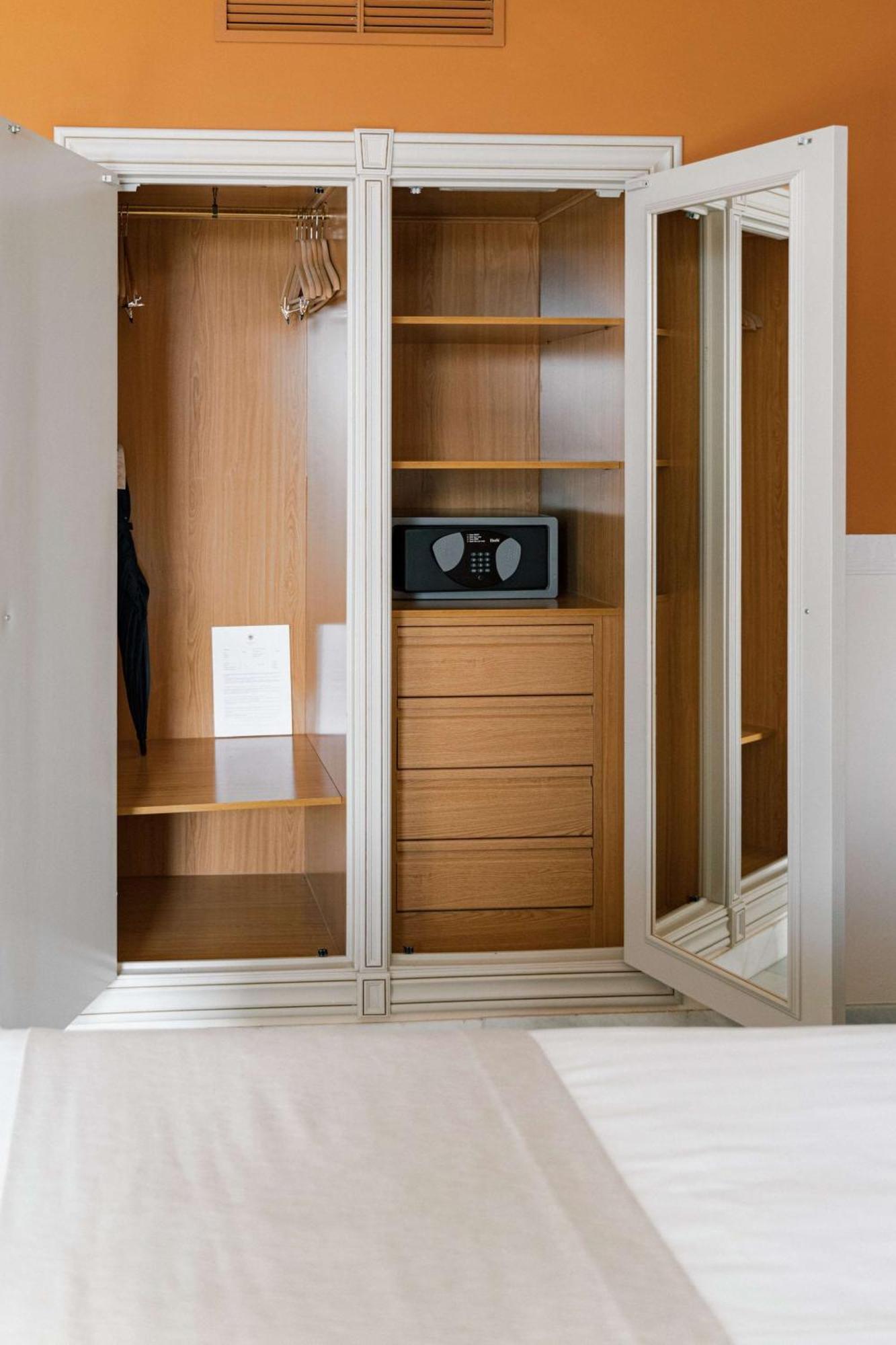 Standard Twin Room Non-Smoking