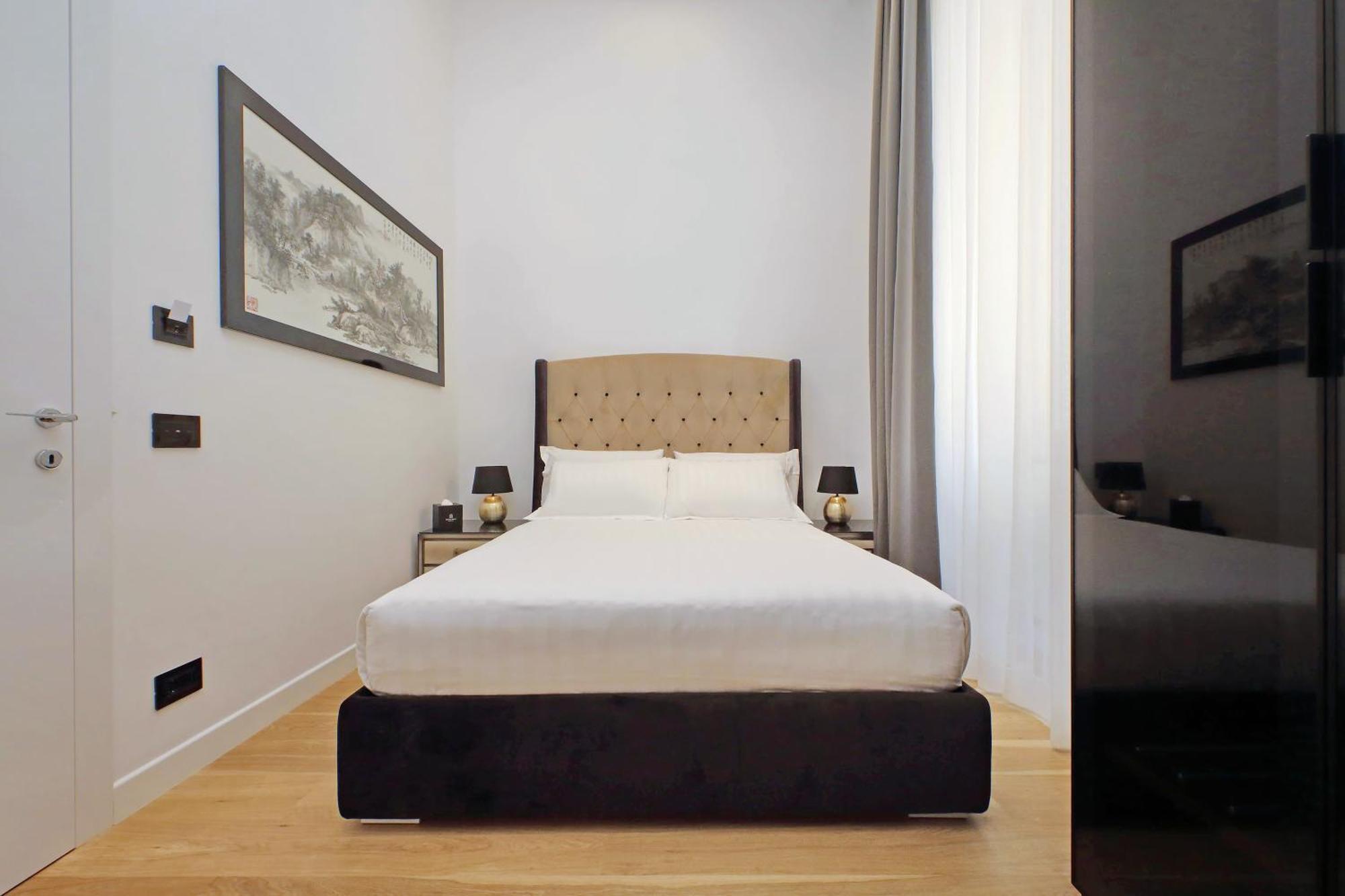 Queen Room,1593516030:JPEG