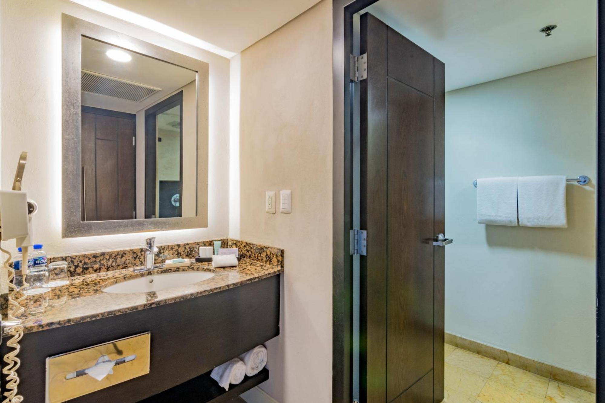 Habitación Deluxe recién reformada con cama extragrande
