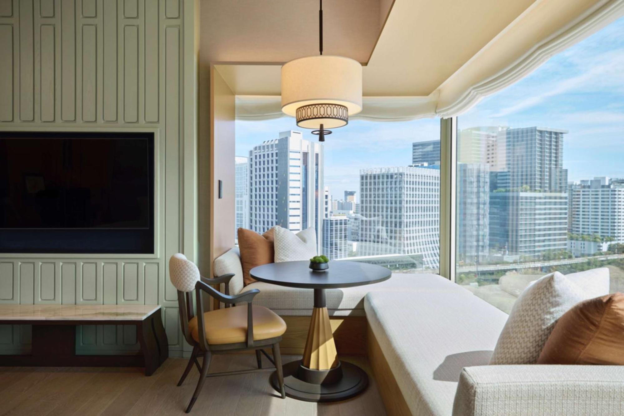 Deluxe Corner Room King Bed