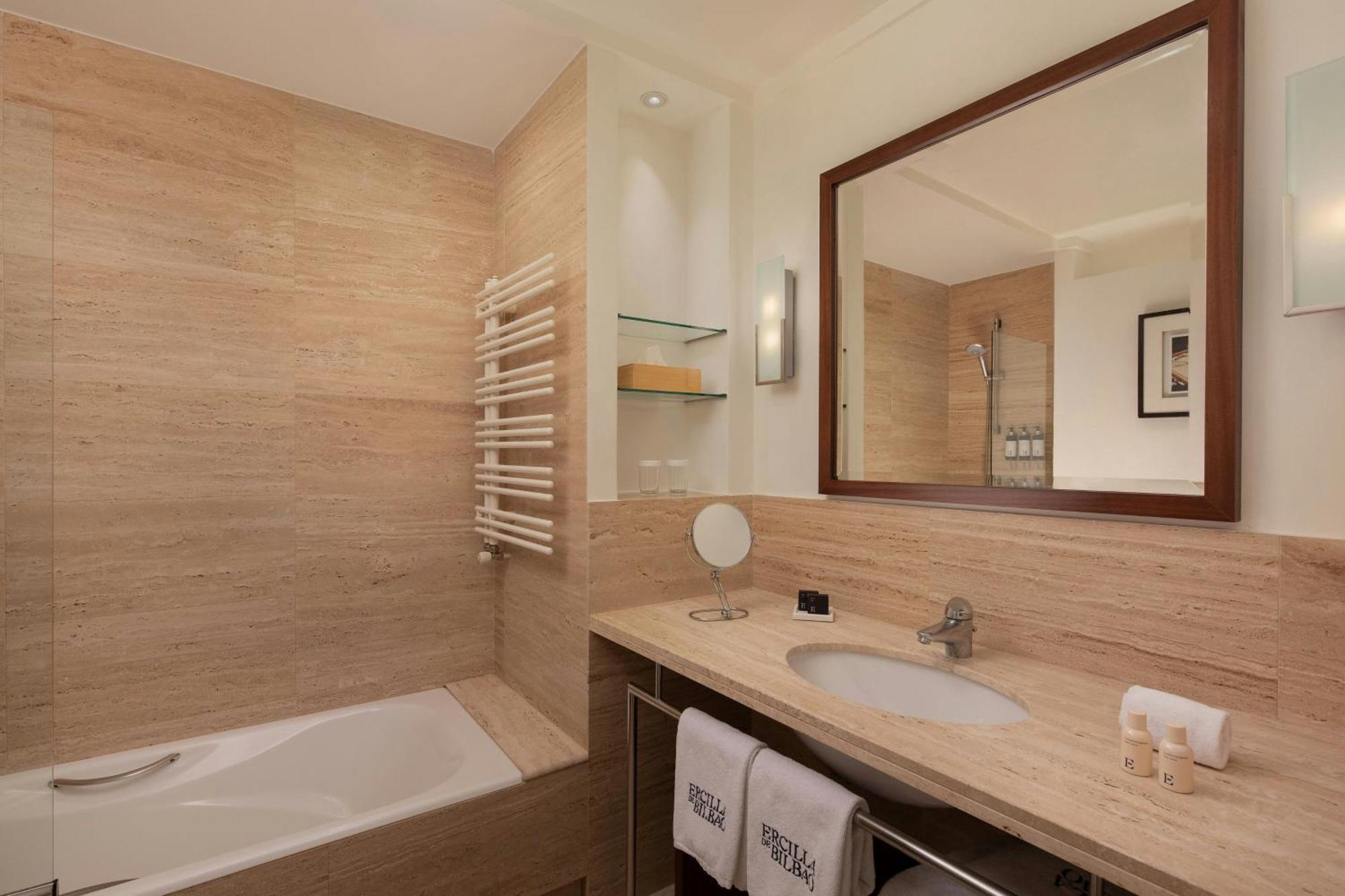 Premium Guest Room with King Bed,1643137166:JPEG