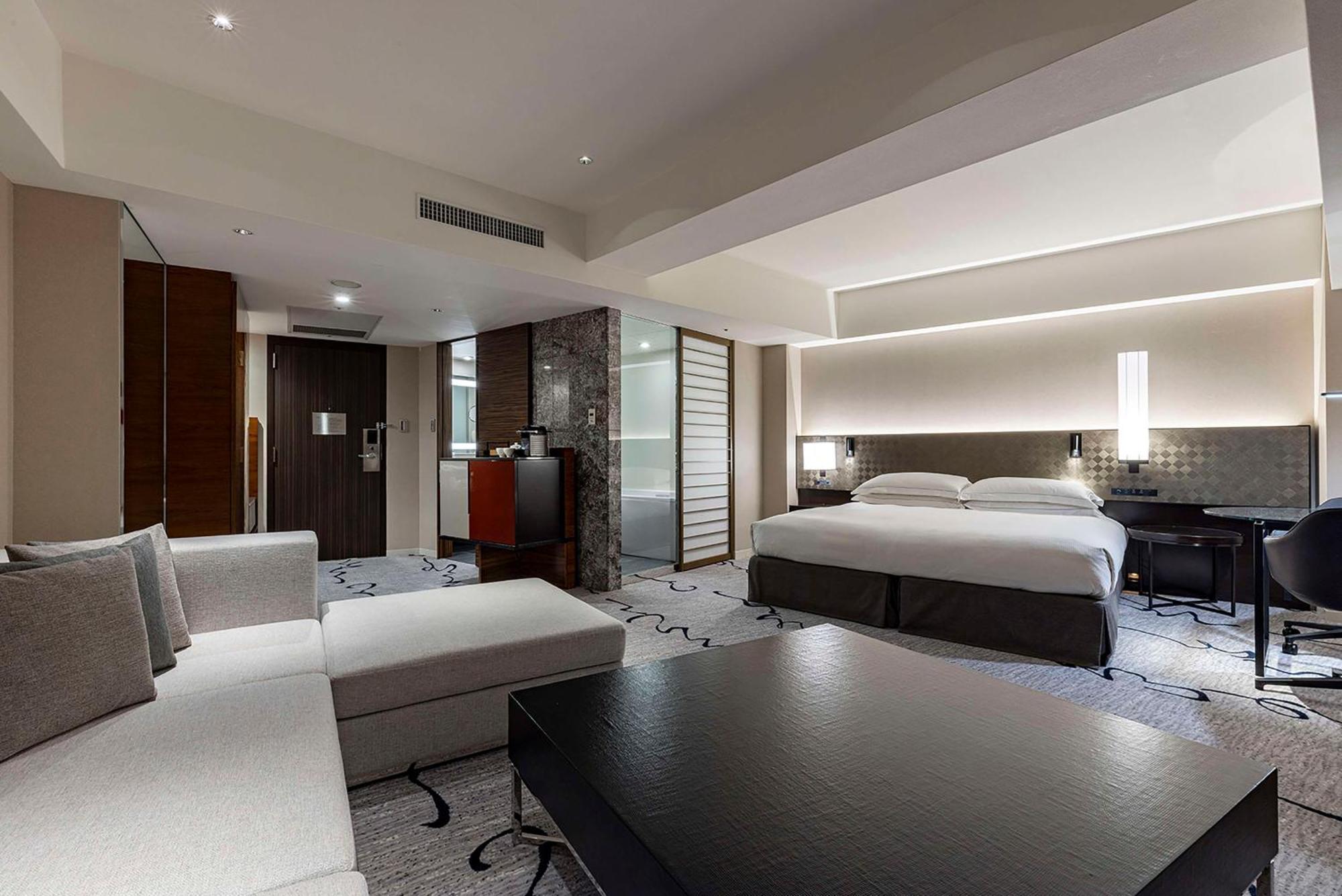 Executive King Junior Suite,1657146975:JPEG