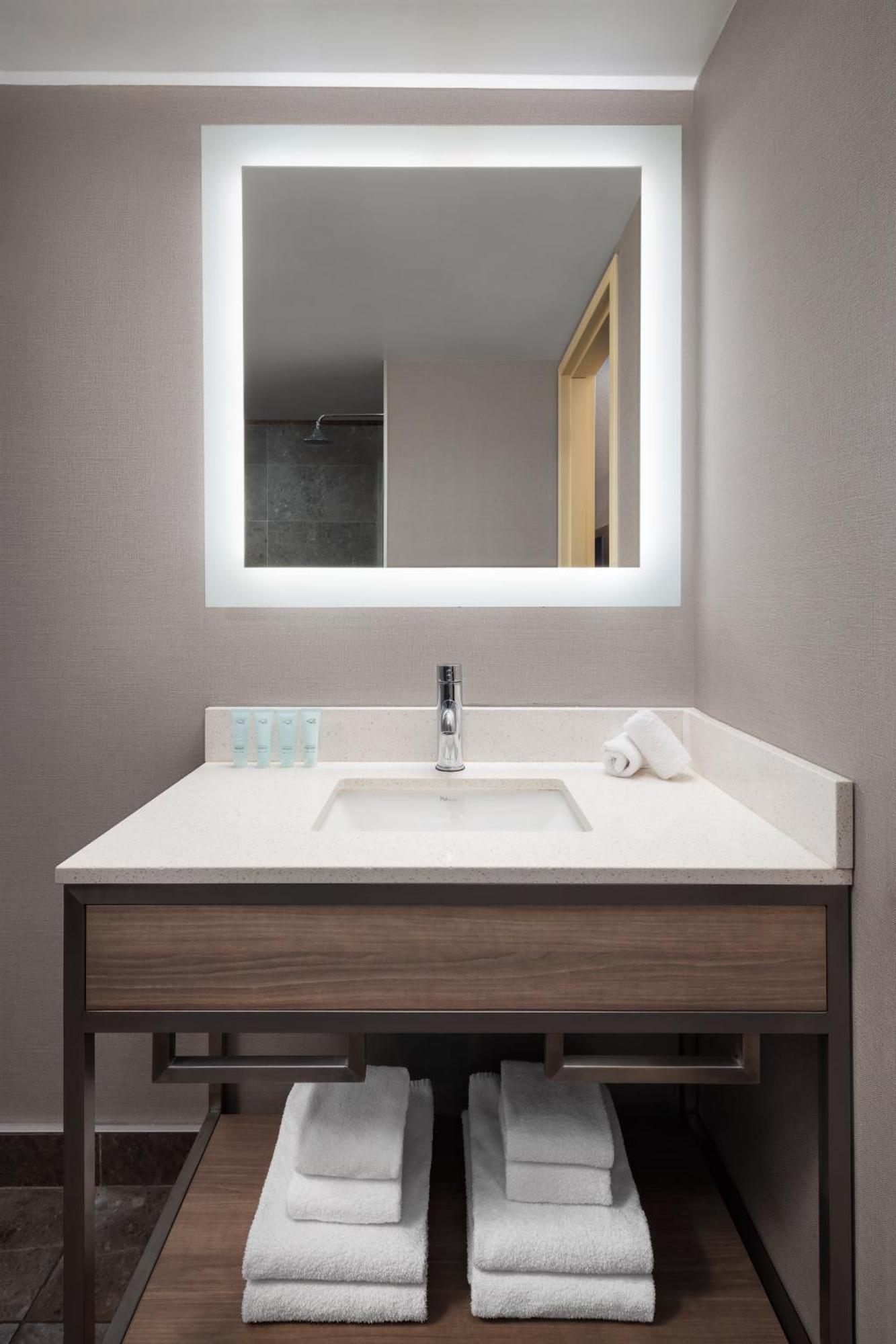 King Room – no pool access