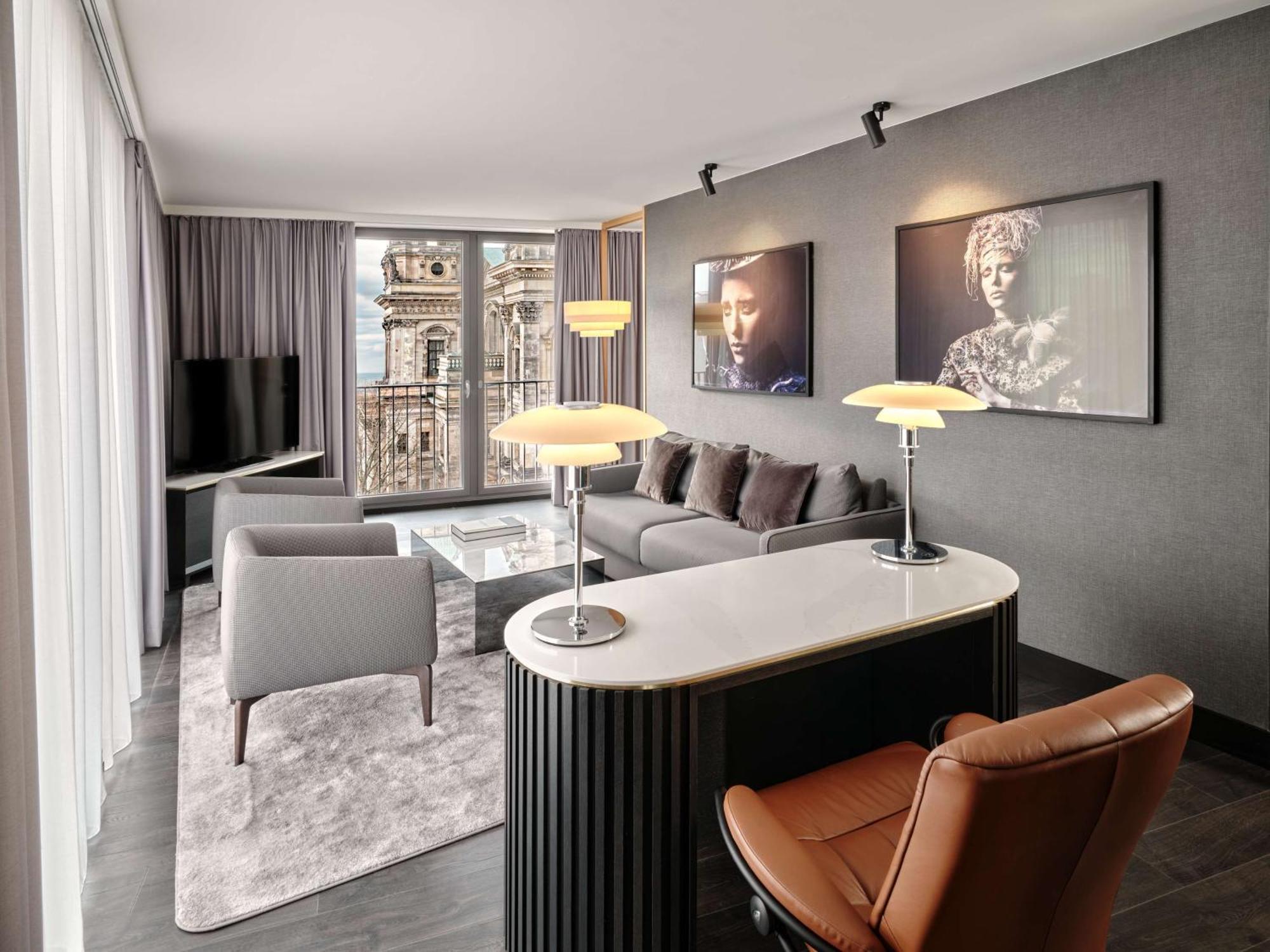 Suite Nikolai