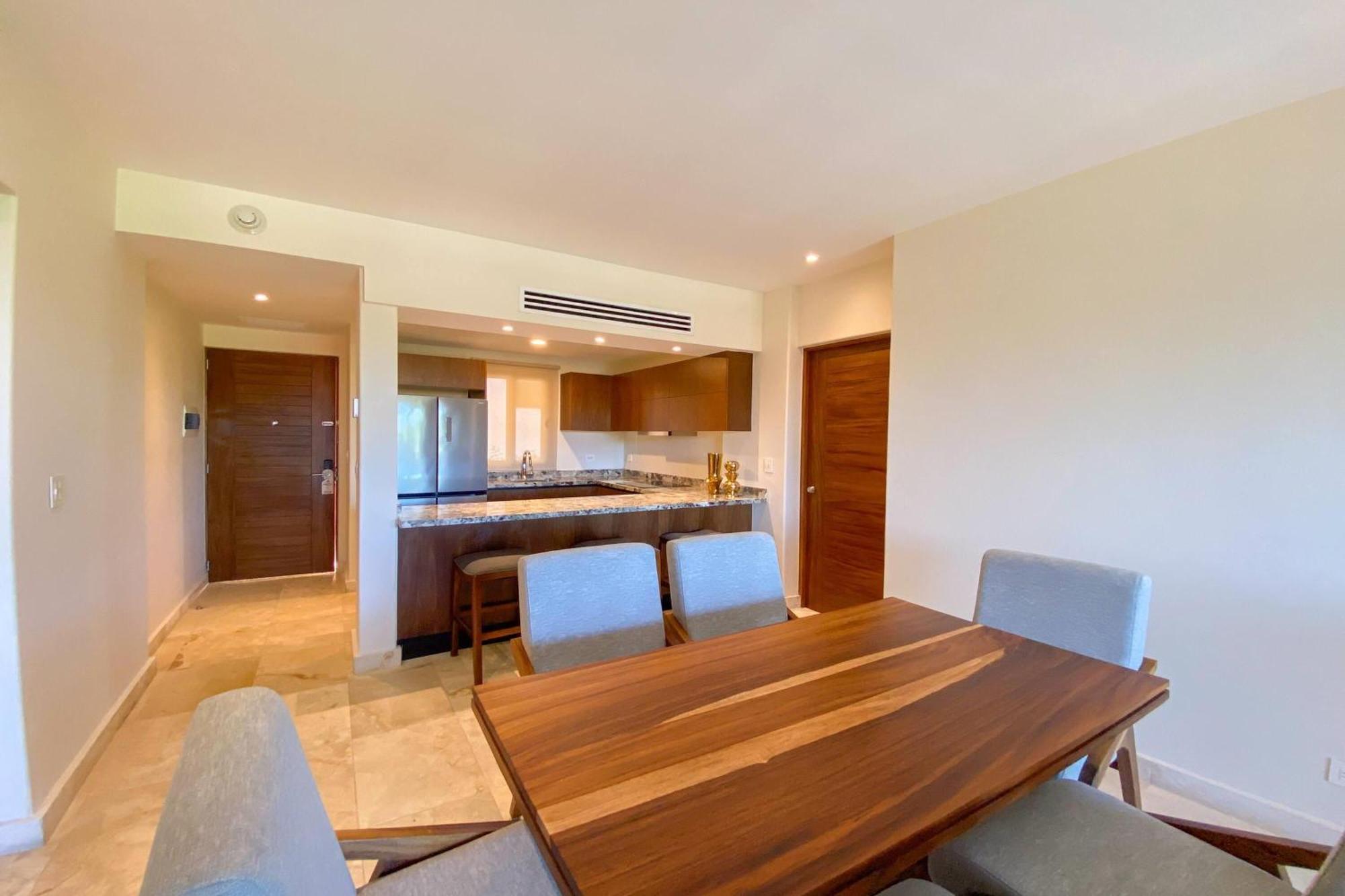 Oceanfront Villa One King Bed Two Double Beds Terrace or Non-Smoking,1743315096:JPEG