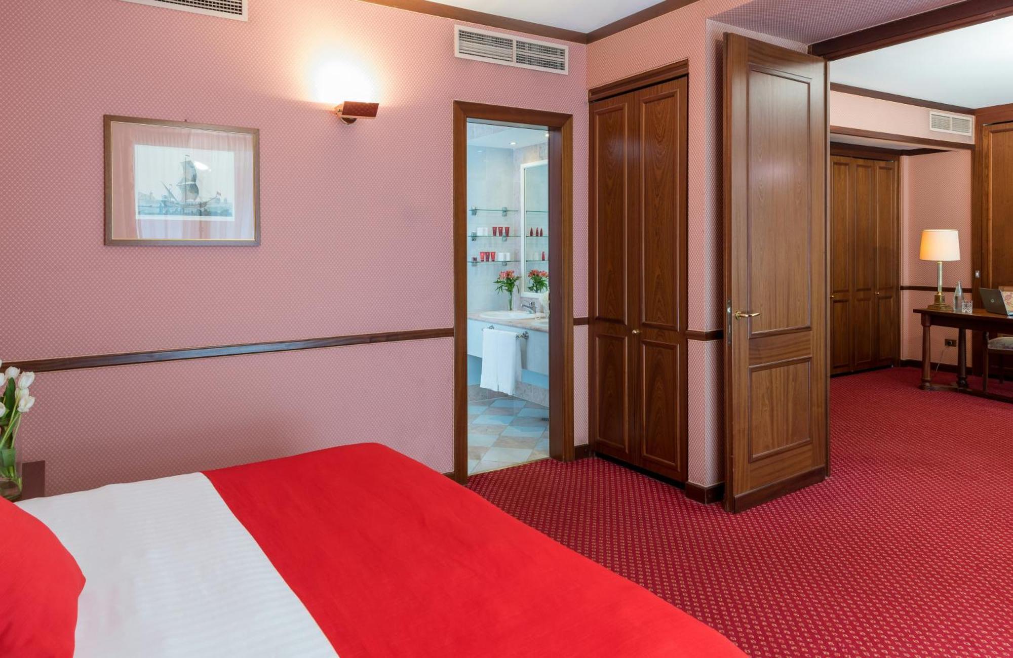 Suite de 1 dormitorio con cama extragrande (2 adultos)
