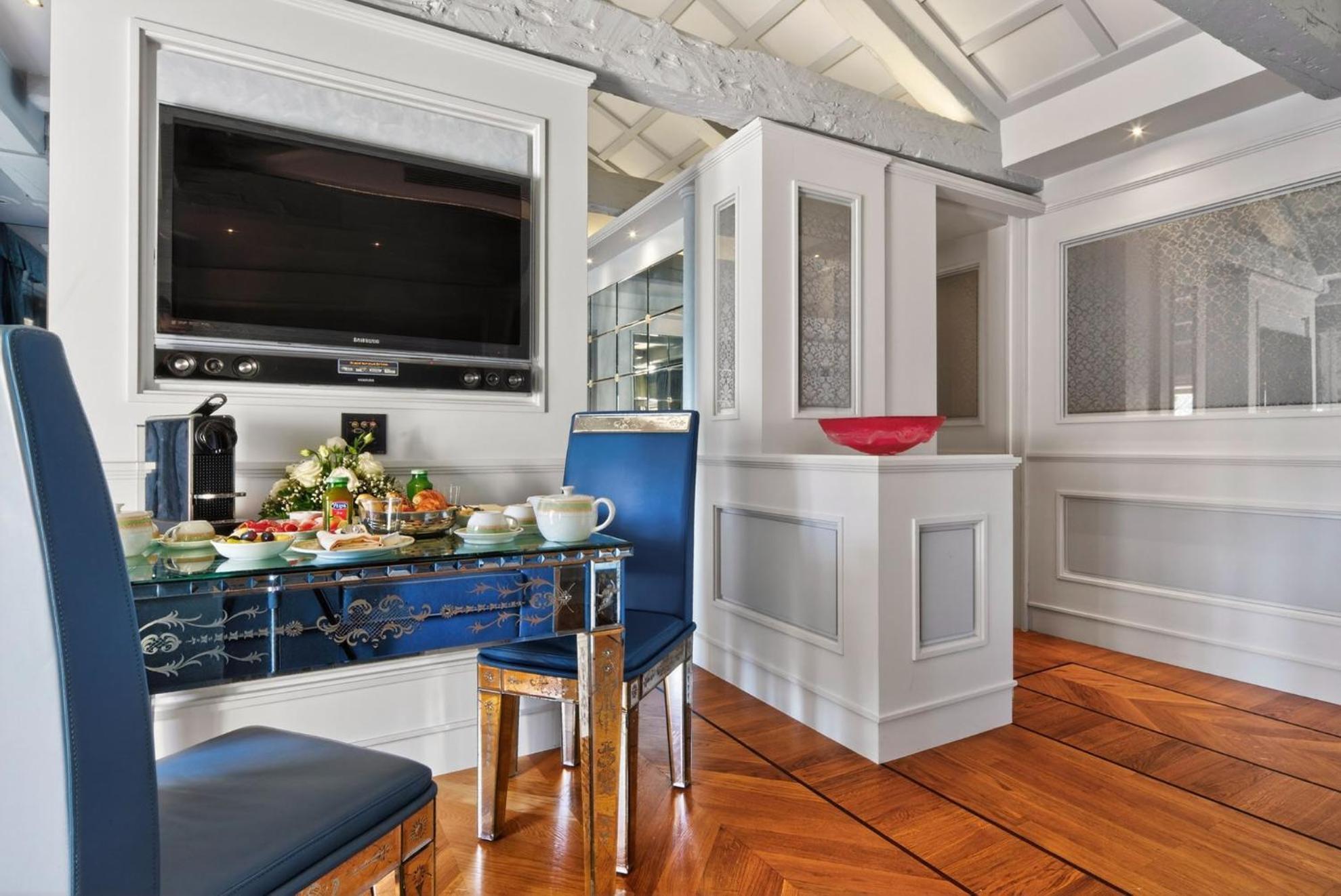 Deluxe Suite San Marco Square View