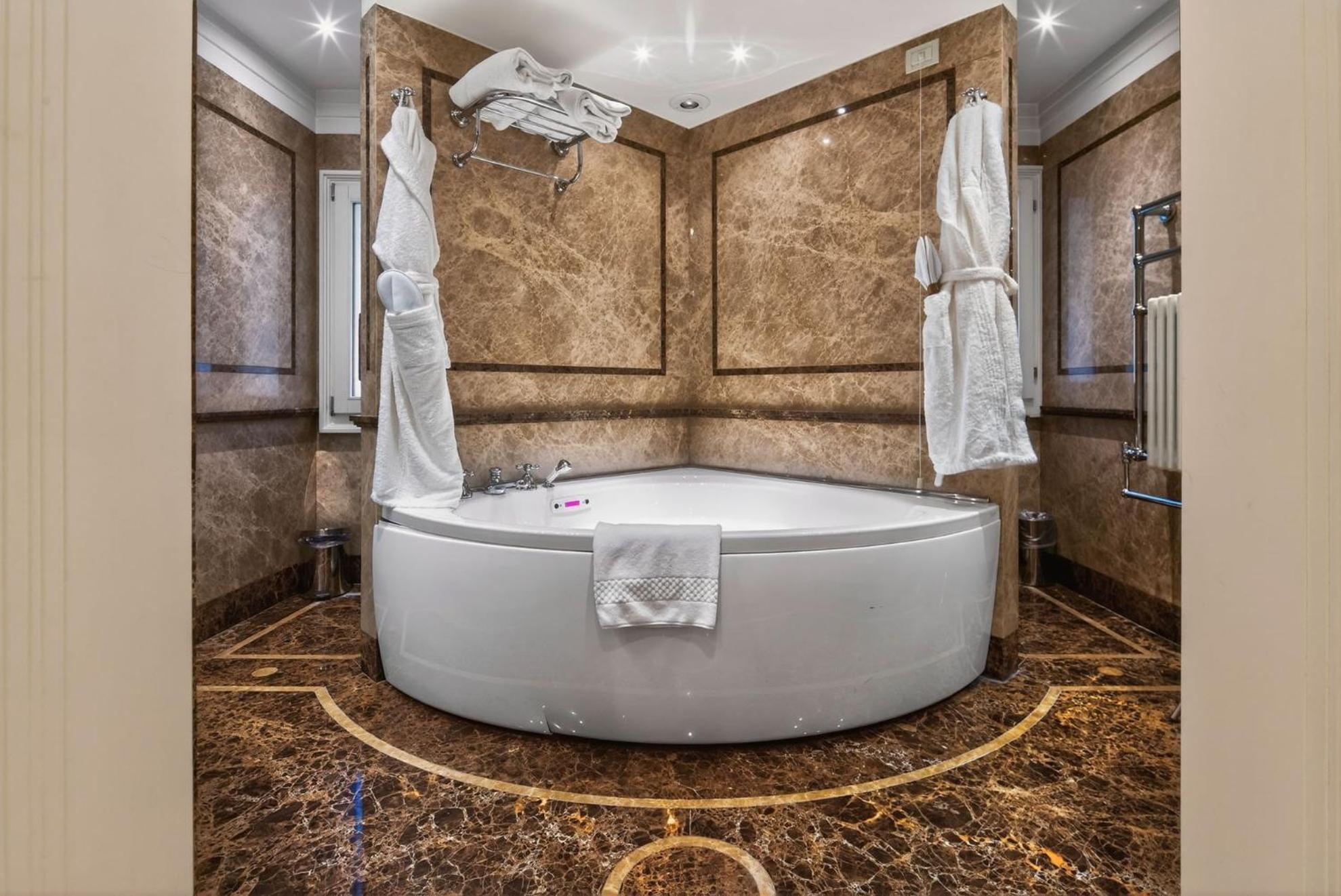 Two-Bedroom Suite San Marco Square View