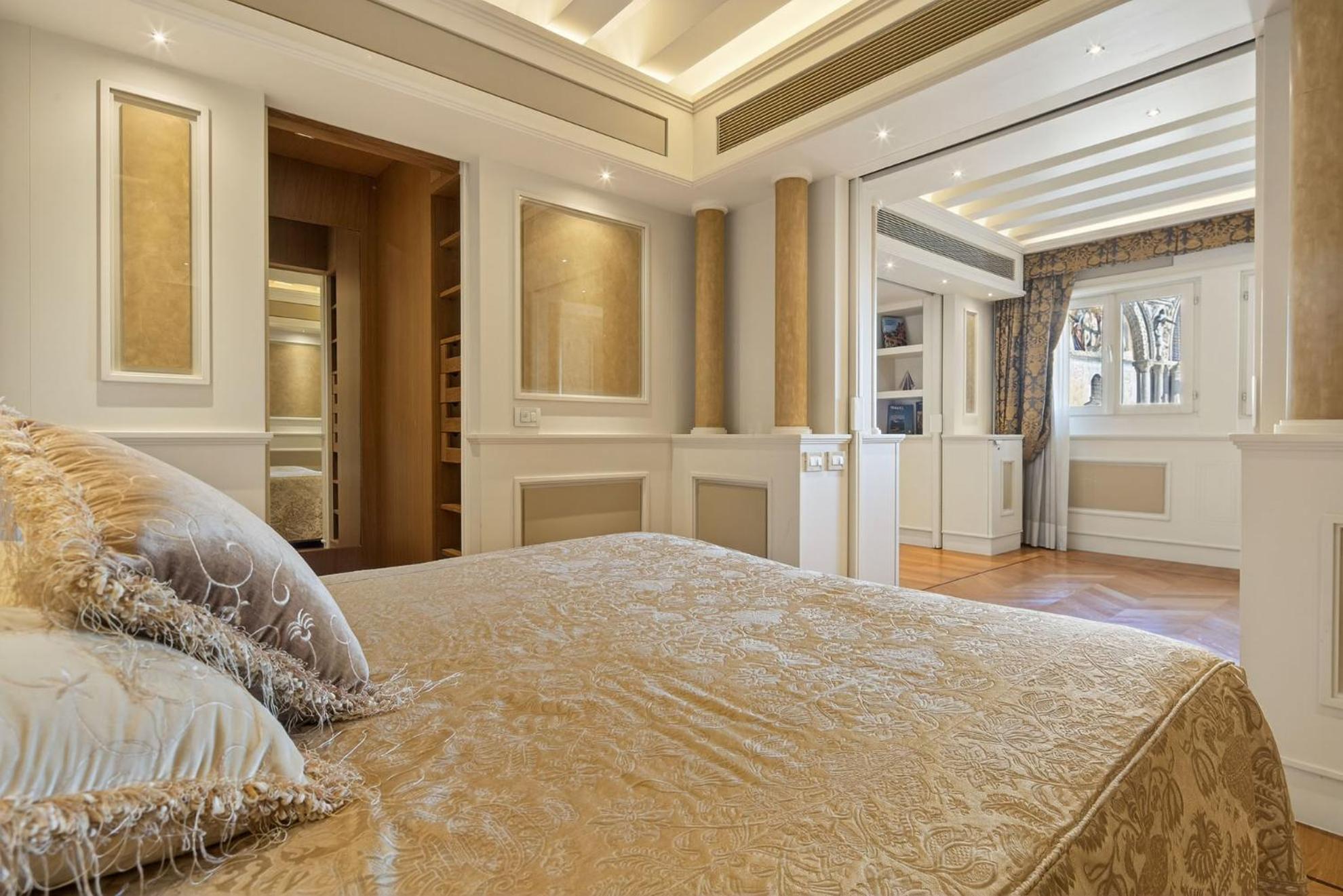 Two-Bedroom Suite San Marco Square View