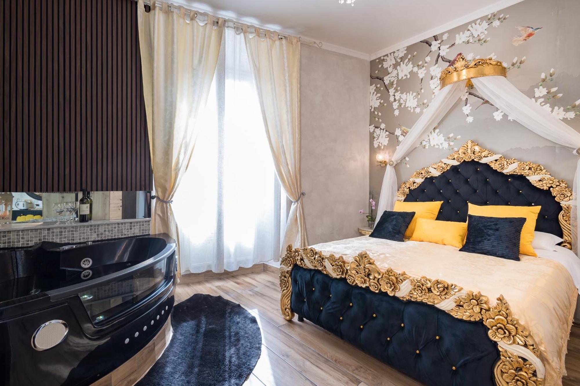 Deluxe Double Room Bath