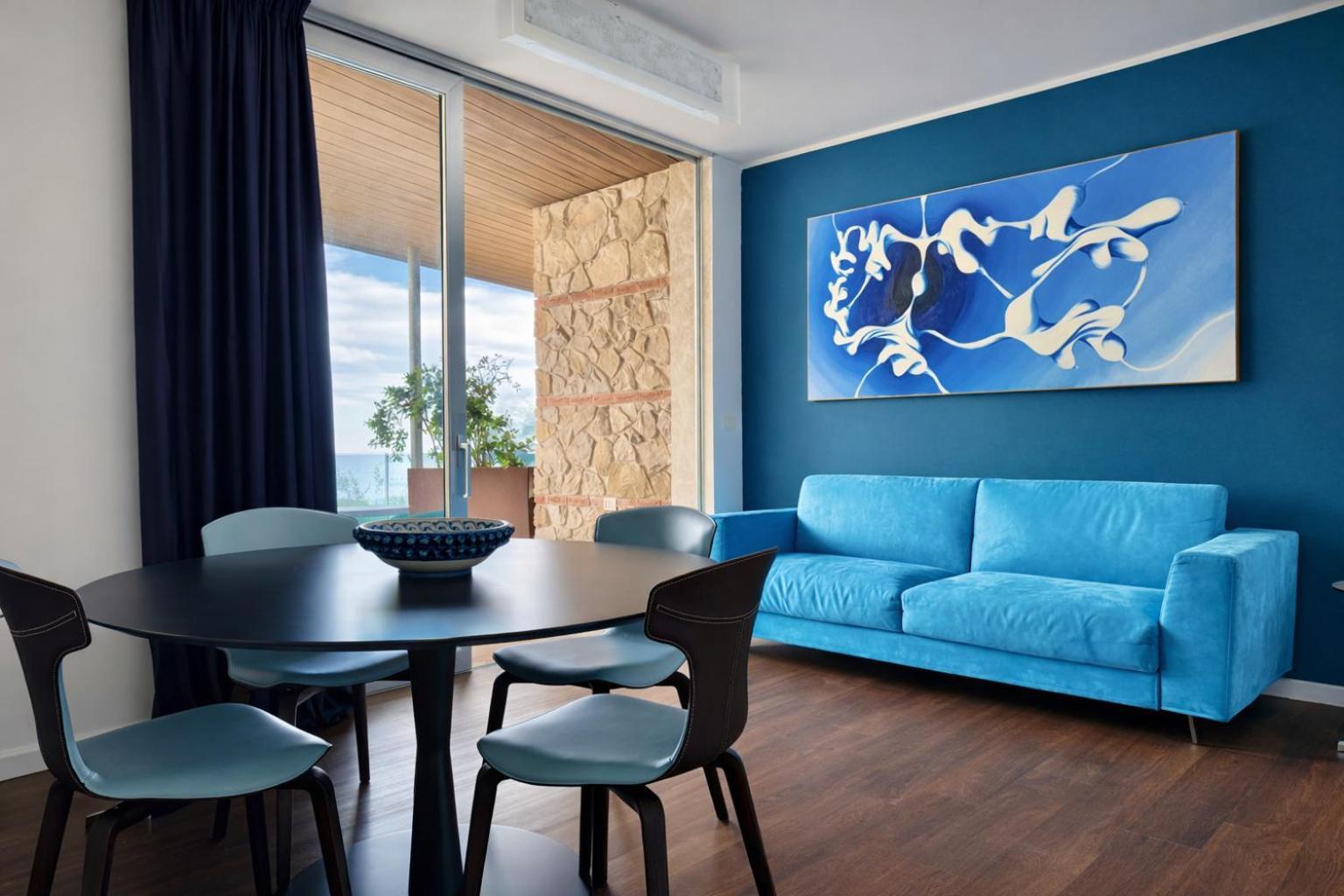One-Bedroom Apartment Sea View