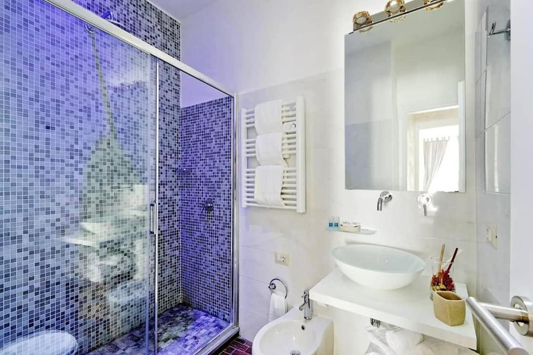 Deluxe Double Room Bath