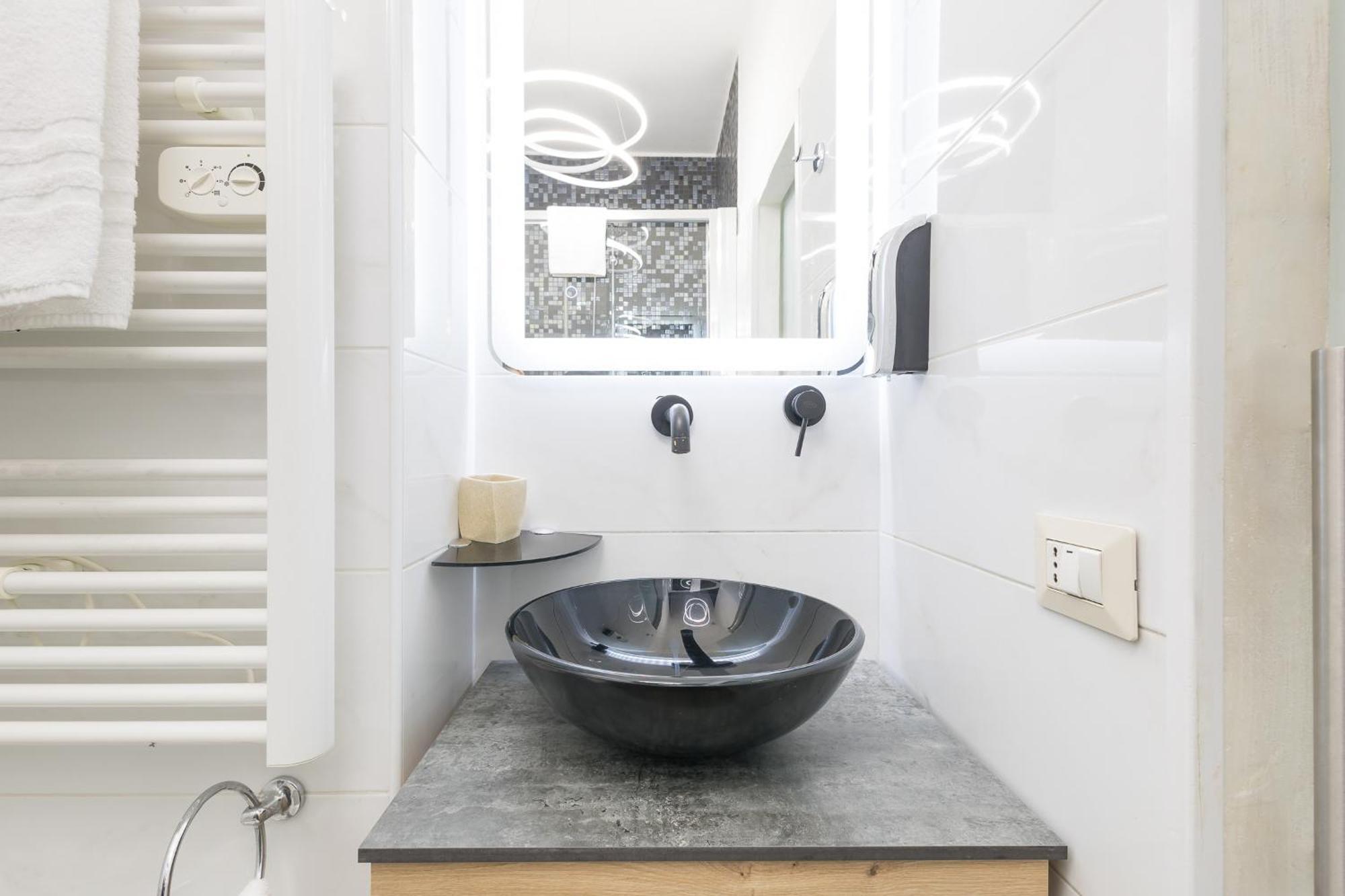 Deluxe Double Room Bath
