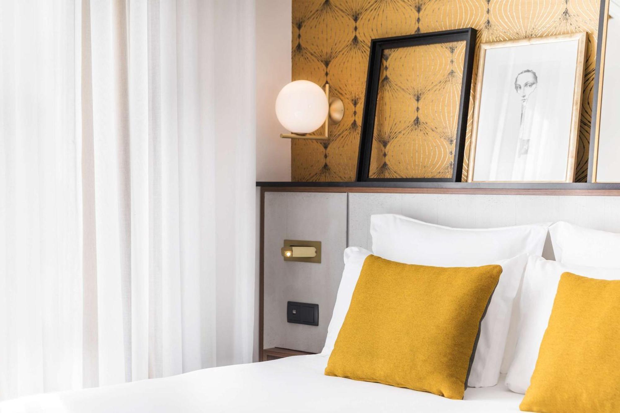 Classic Double Room Access to Relaxation Area