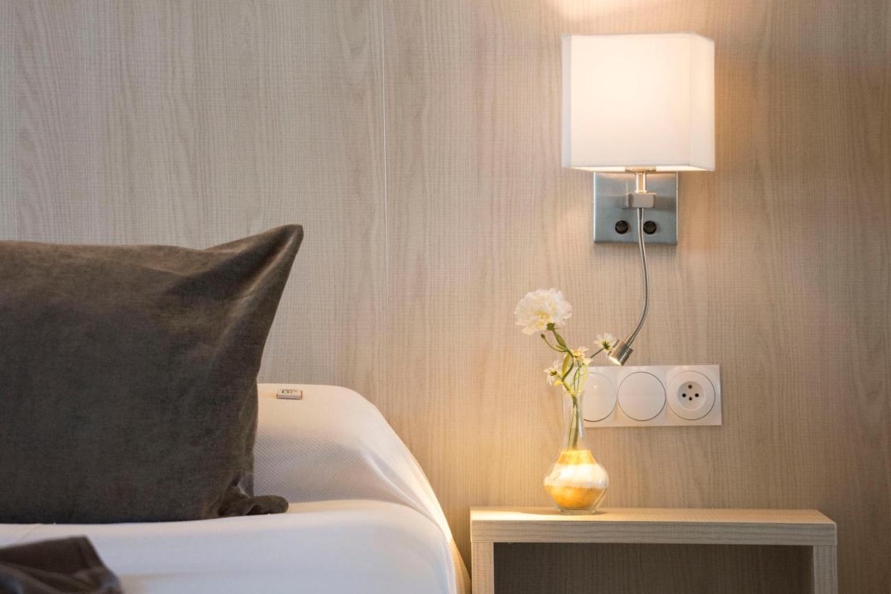 Apartamento de 1 dormitorio con vistas laterales al mar (3 adultos + 1 niño)