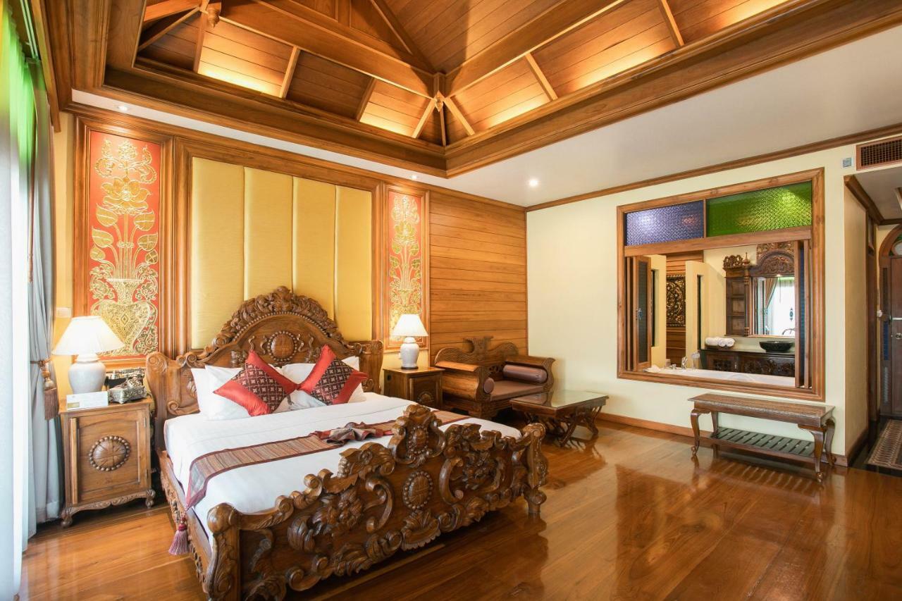 Habitación de lujo con bañera de hidromasaje y balcón privado - Cama extragrande