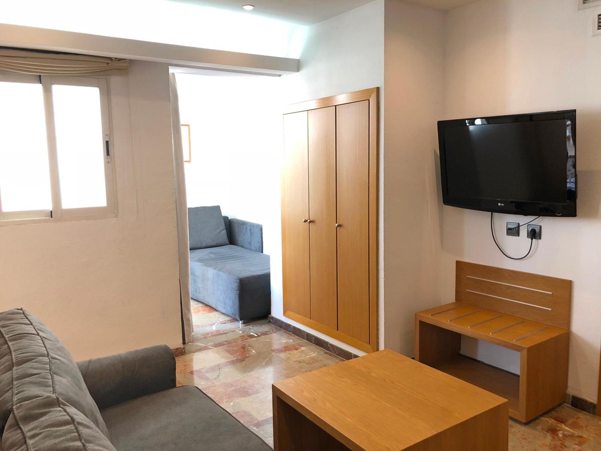 Family Room,1088612146:JPEG