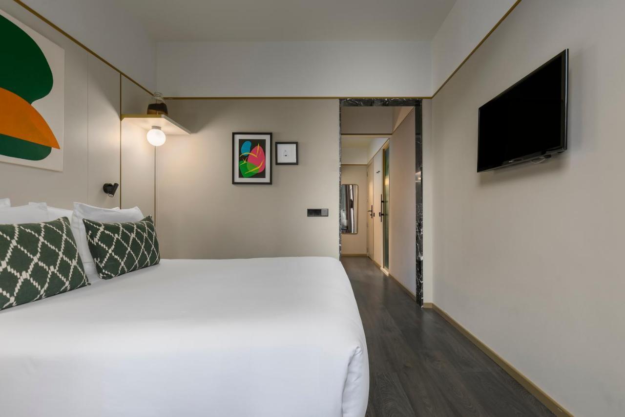Two-Bedroom Apartment with Terrace,968963356:JPEG