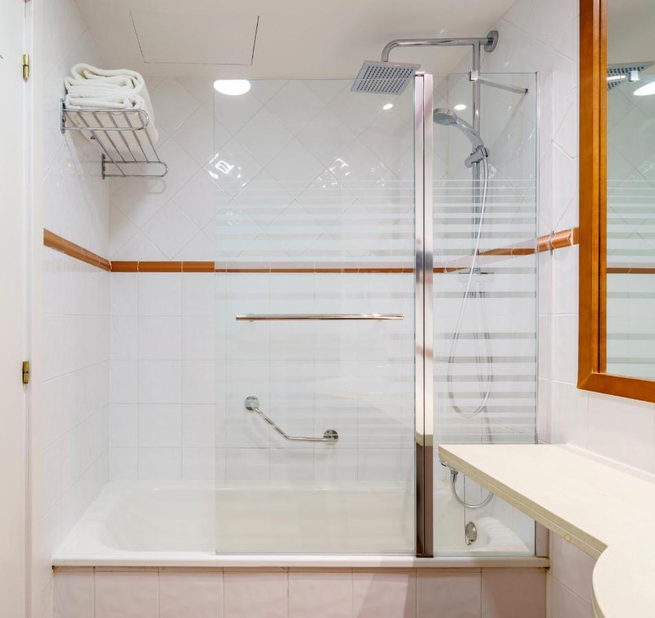 Habitación Doble con cama supletoria (2 adultos + 1 niño)