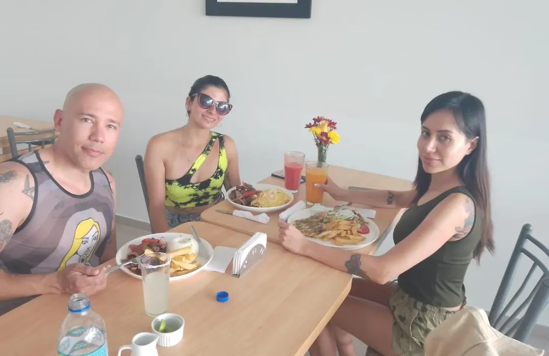 Hostal El Parral Suite-1