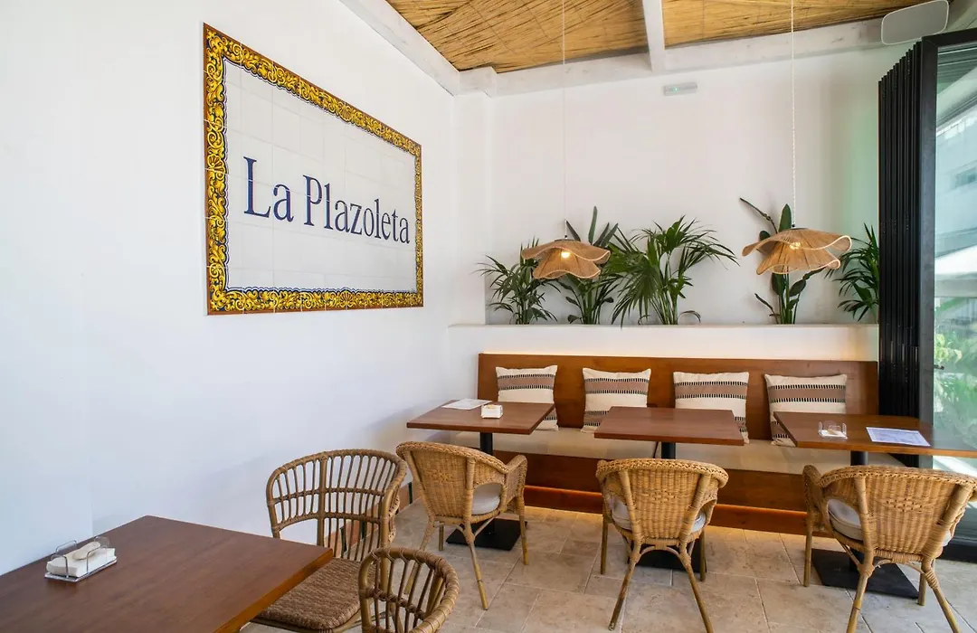 Hotel Doña Lola Zahara-1