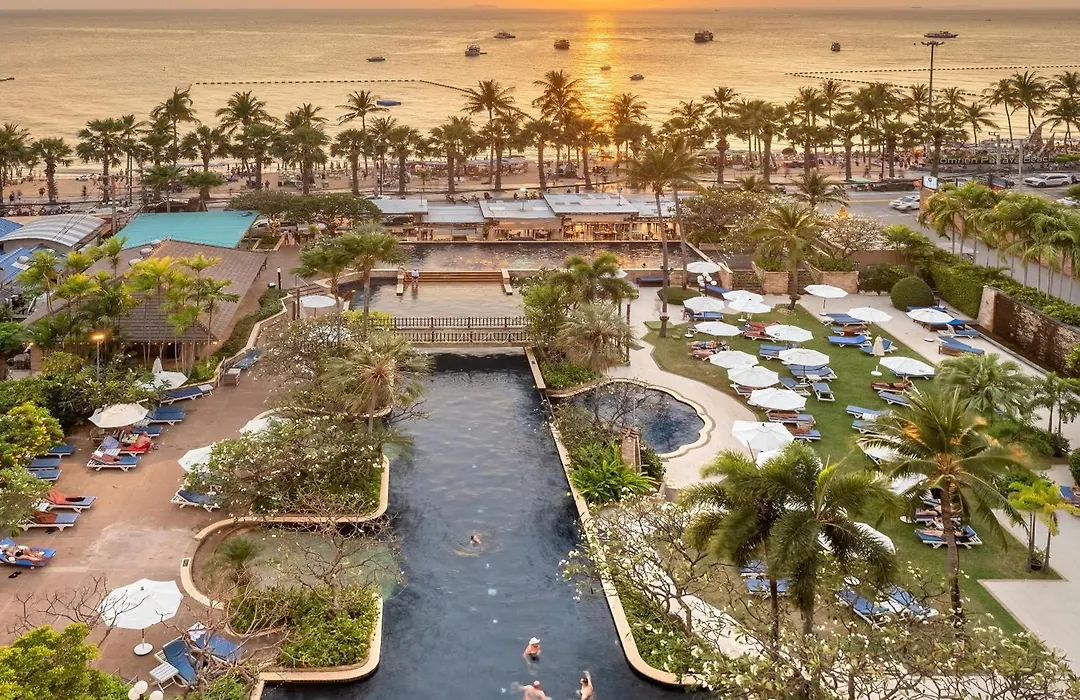 Jomtien Palm Beach Hotel & Resort - Family-Friendly-1