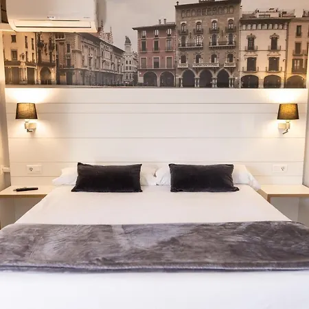 Hotel Can Pamplona-3