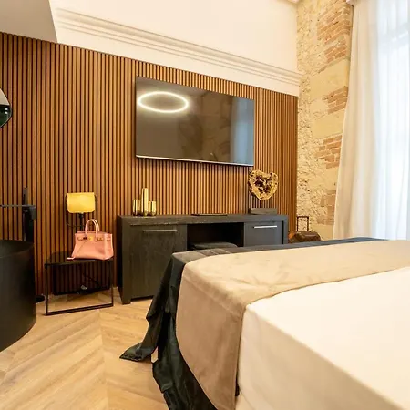 Nero Luxury Suites-3