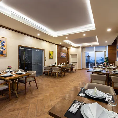Crown Rose Al Sahafa Hotel-3