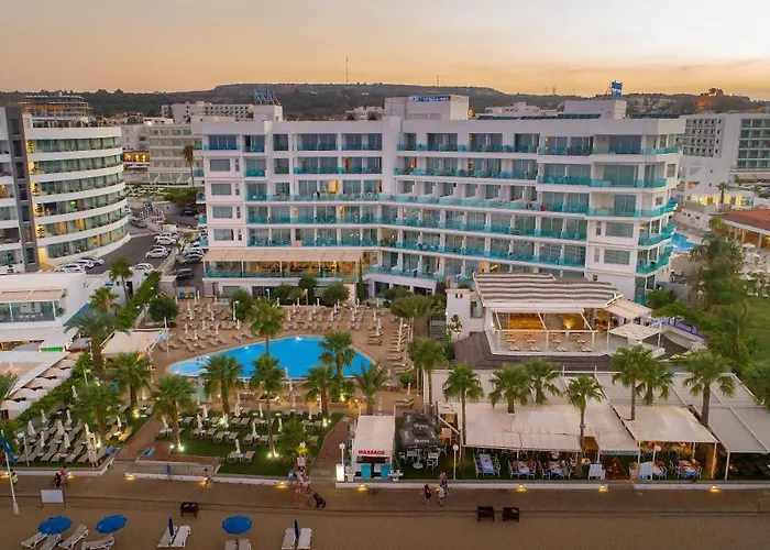 Vrissaki Beach Hotel