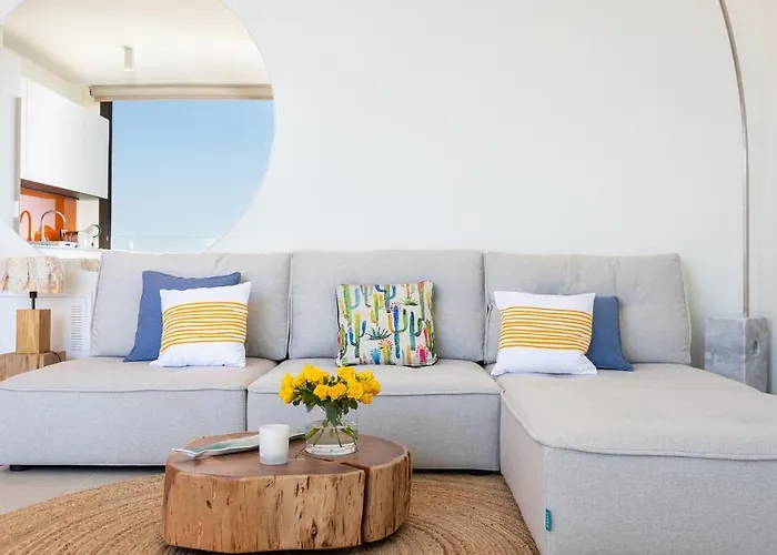 Higueron Rental Beach Club Suites