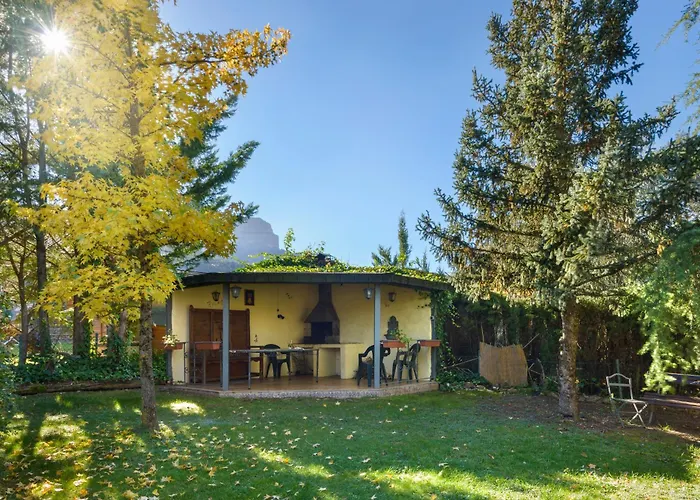 Lana Chalet Baros