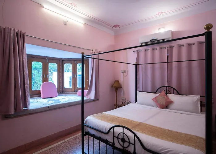 Hotel Ambavgarh Palace