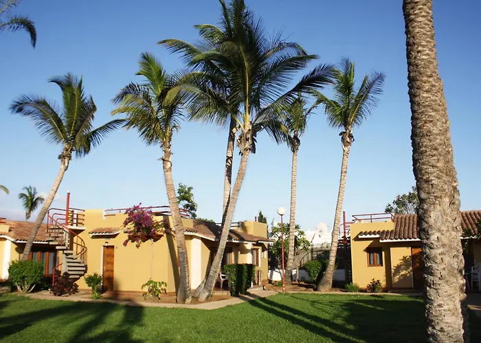 Hotel con tenis: Bungalows Parque Bali Con Aire Acondicionado
