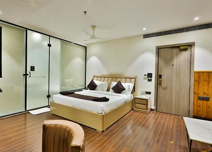 Clay Inn Hotels, Paschim Vihar