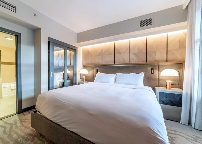 Luxury 2 Bedroom Penthouse With Stunning Views!