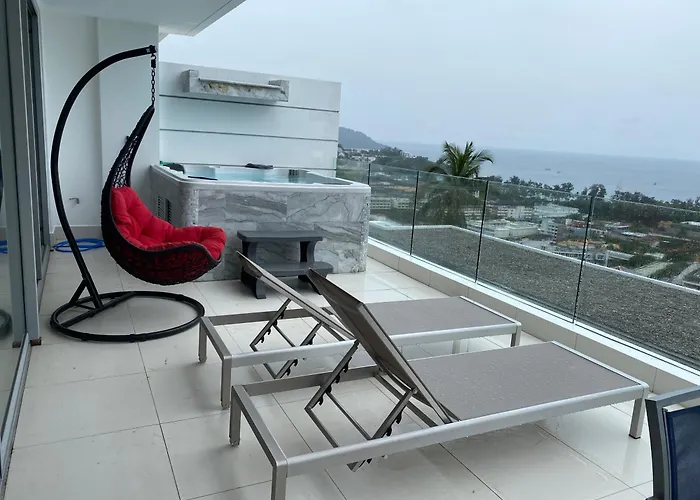 Kata Beach Theview Luxurious Condonomium